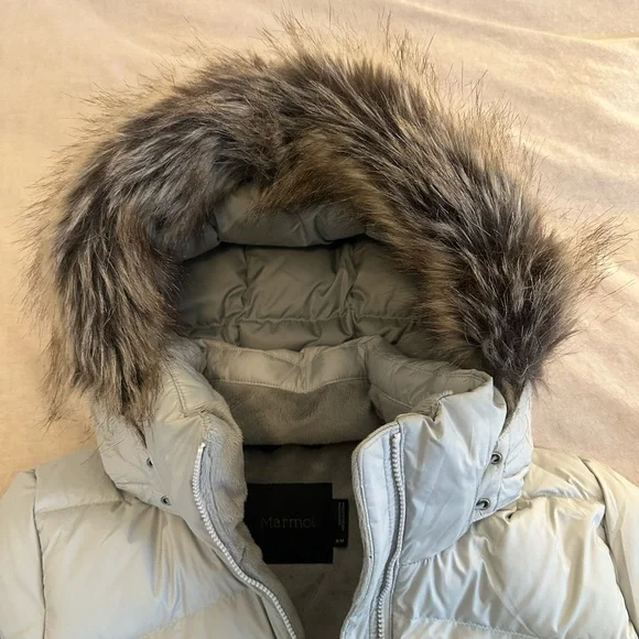 Women’s Marmot Montreal Down Coat - Picture 2 of 7